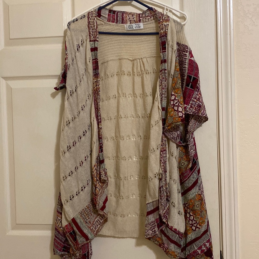 Lightweight BoHo style cardigan.